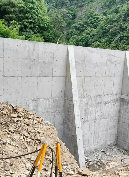 东营广饶县重力式挡土墙